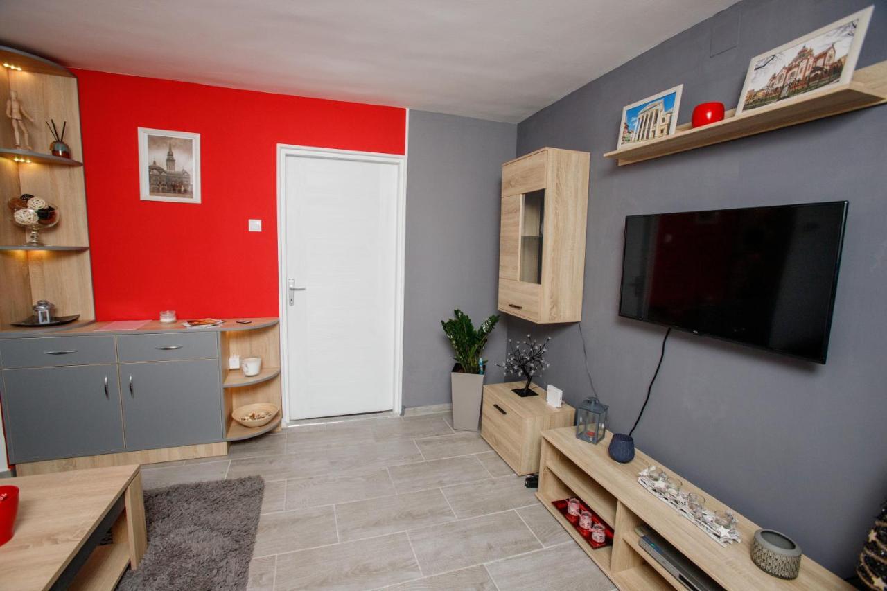 7 Days Premium Apartment スボティツァ エクステリア 写真