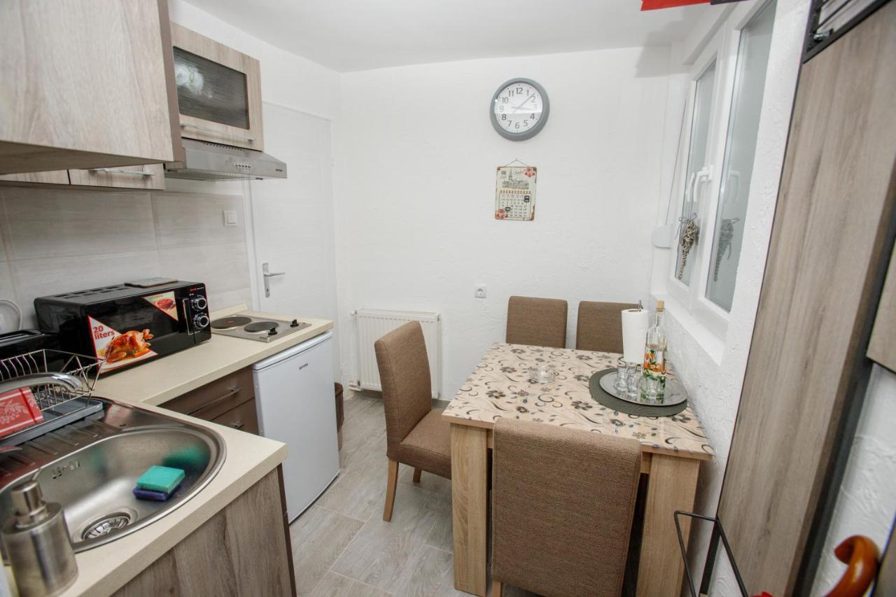 7 Days Premium Apartment スボティツァ エクステリア 写真