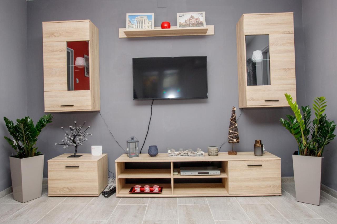 7 Days Premium Apartment スボティツァ エクステリア 写真